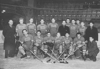 Earl Miller with the 1939/40 WRU hockey team.