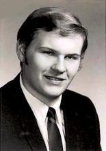 Headshot of Pete Kaluszyk, male certified anesthesiologist in suit