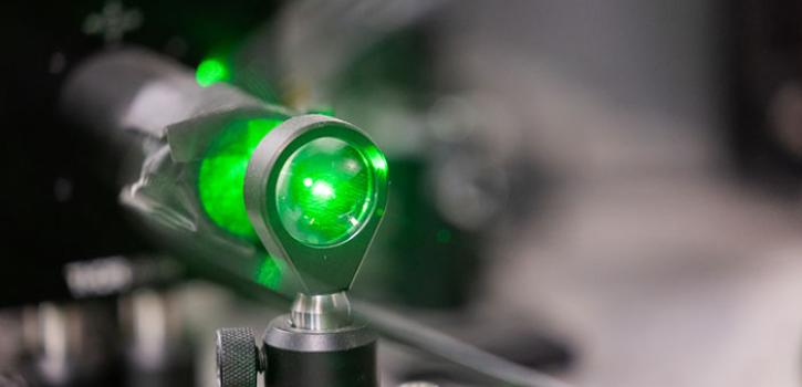 Research equipment with green laser 