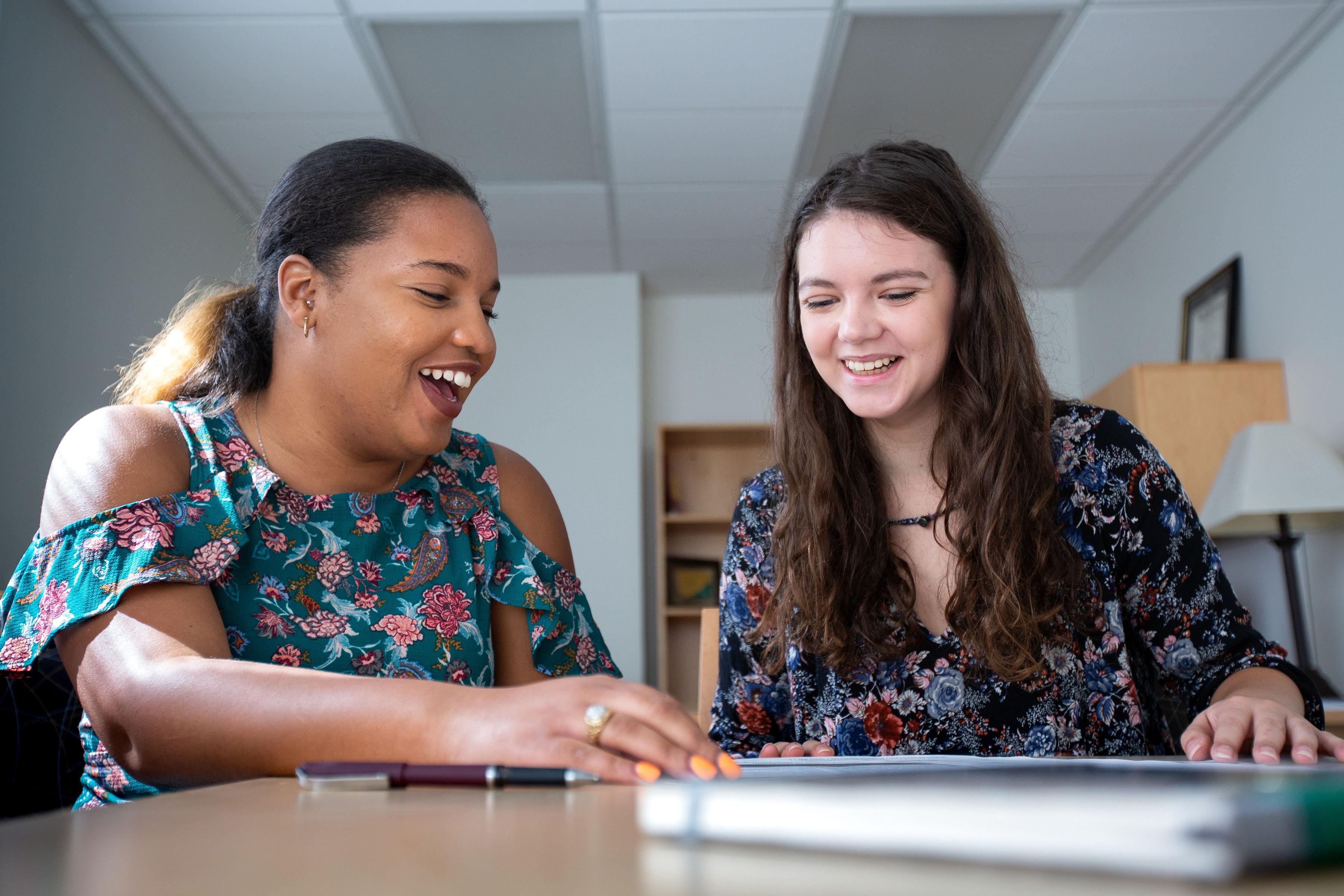 Navigator assisting student at Case Western Reserve University
