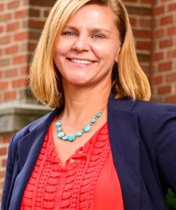 Portrait of Diane Feckanin