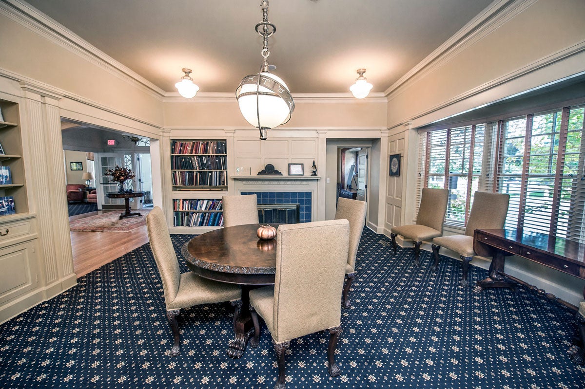 The Linsalata Alumni Center Library