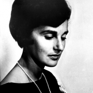 Headshot of Joan Terr Ronis