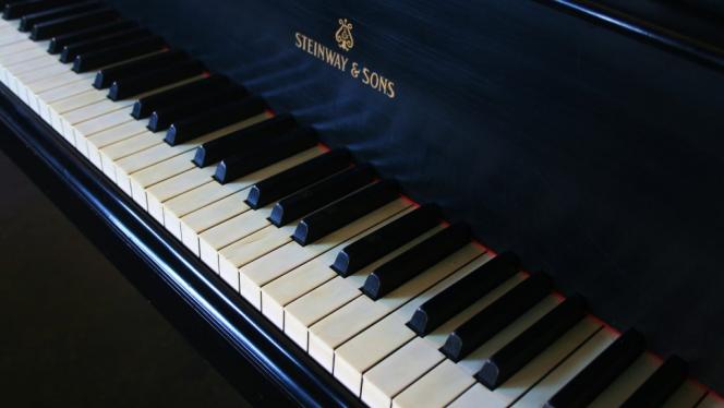 Photo of piano keys