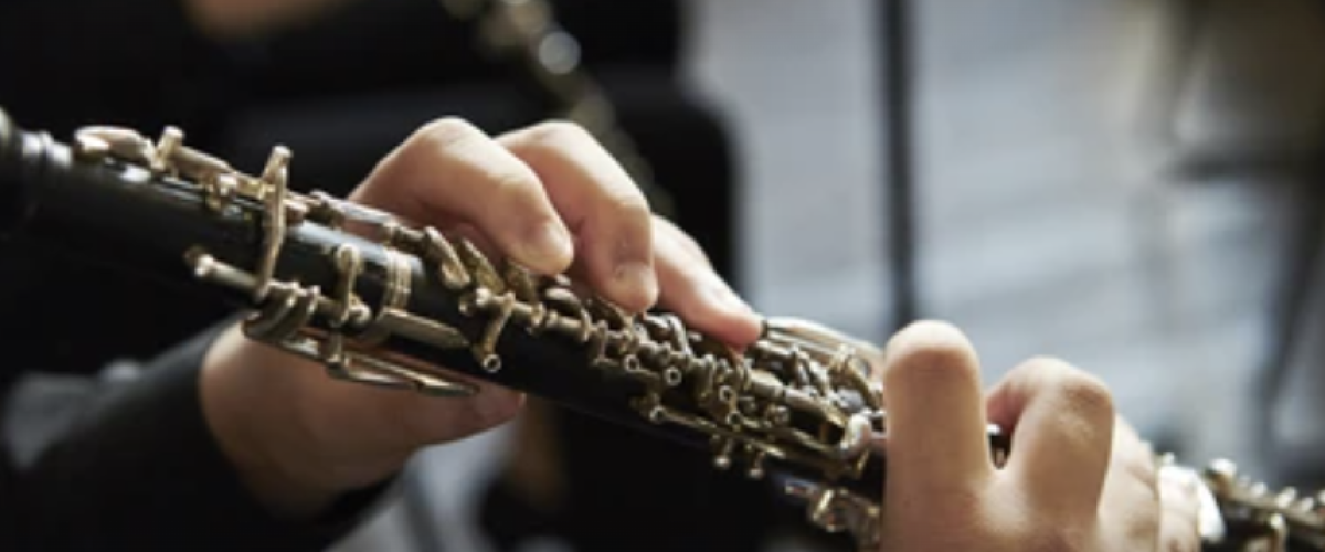 Oboe closeup image