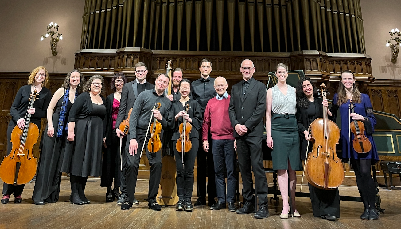 Students and faculty of HPP program on Harkness stage