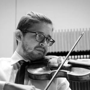 Guilermo Salas Suarez playing violin