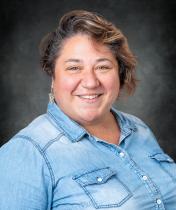 Julie Savage headshot