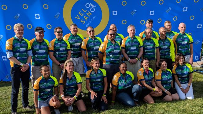 Group photo of VeloSano Team Case CCC