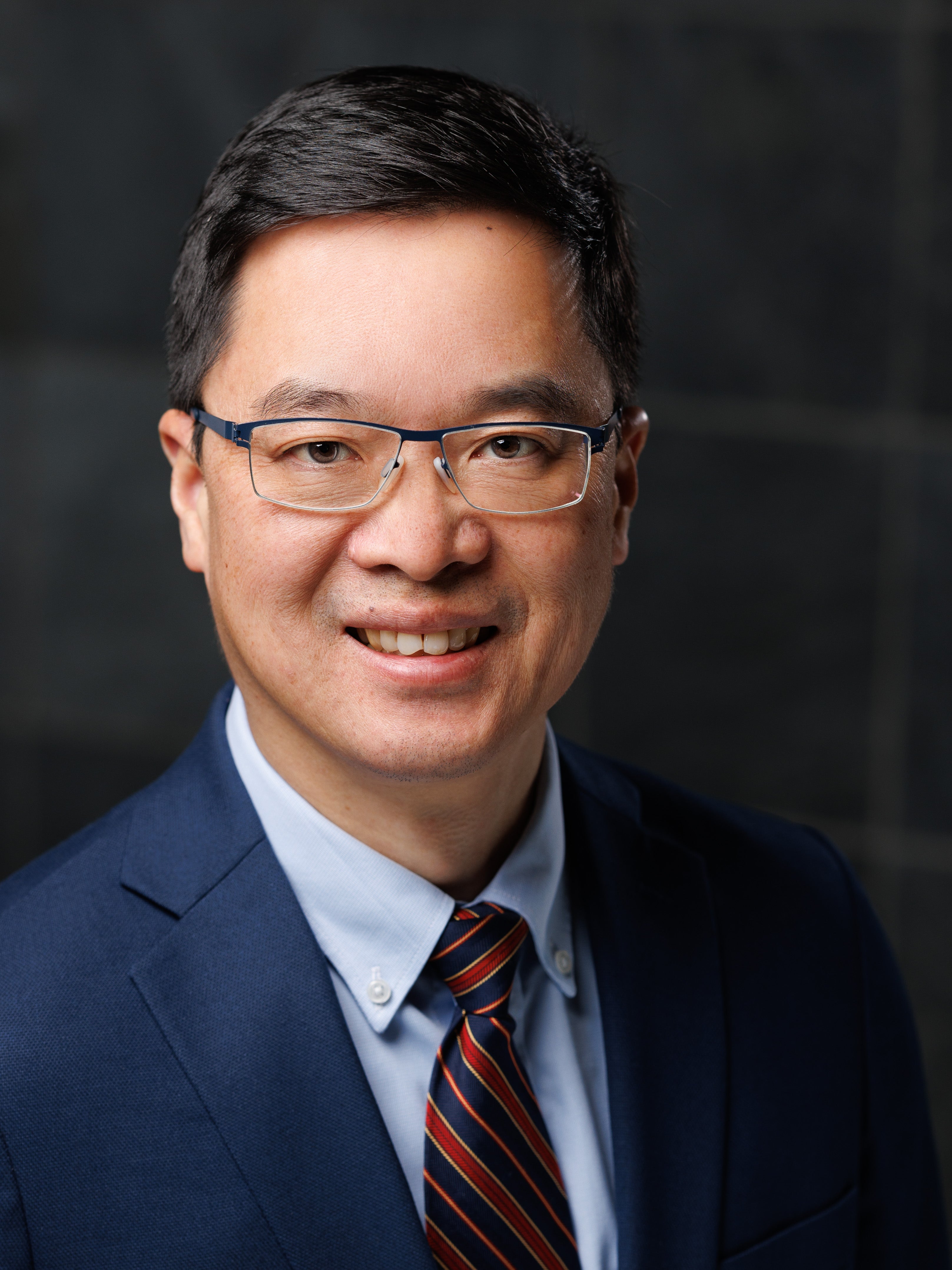 Alex Huang headshot