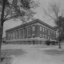 Photo from the year 1917 of the School of Dental Medicine, located on Adelbert Road in Cleveland Ohio.