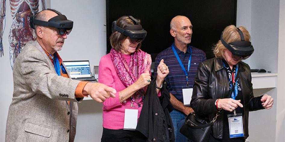 alumni experience VR in the simulation labs