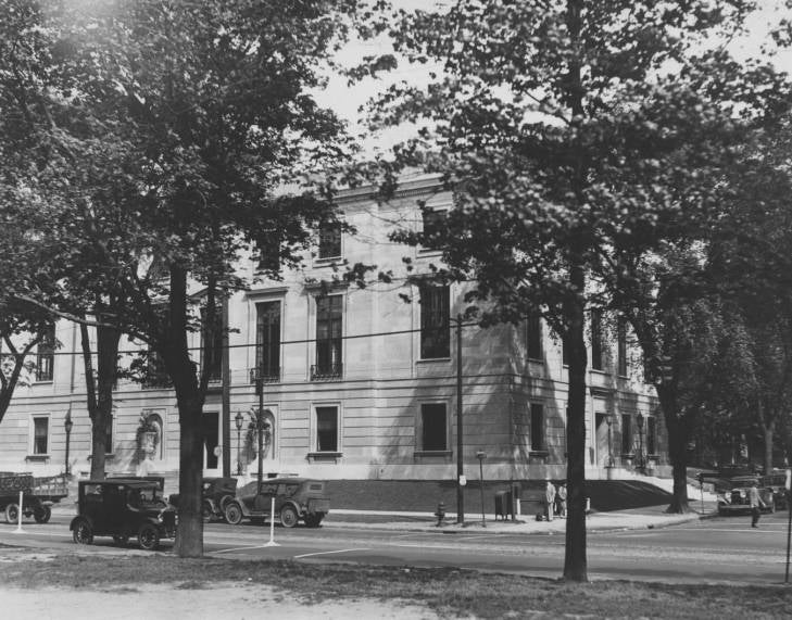 Photo of the Allen Memorial Medical Library from across the street, 1929.
