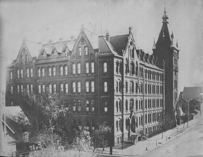 The main building of St. Ignatius High School on West 30th Street, taken in 1911.