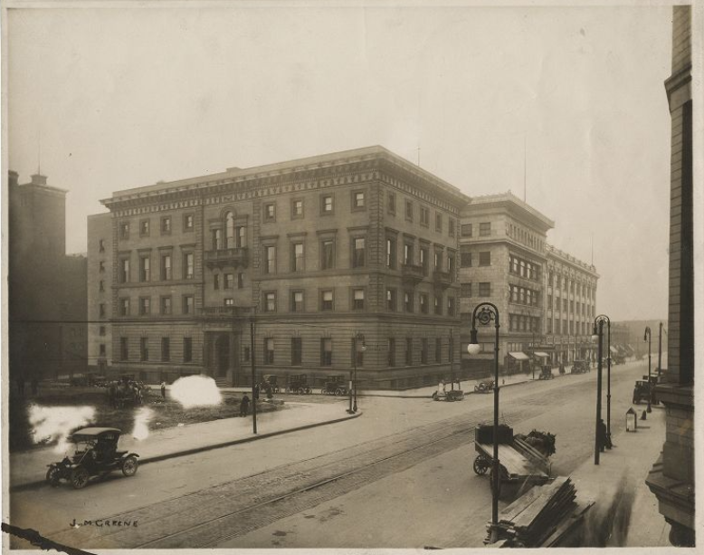 The second Union Club of Cleveland Building at E. 12th St. and Euclid Ave, early 1900s
