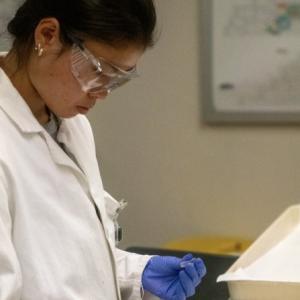 Gwyn Lai in the lab