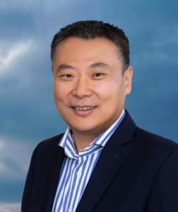 Shuo Li headshot