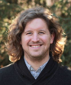 Headshot of Robert Warburton