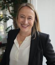 Photo of Heather Boggs Chase smiling