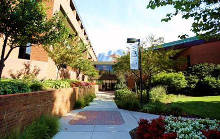 exterior photo of School of Law building at Case Western Reserve University