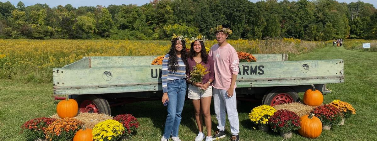 FHF Picture Opportunity with hay wagon