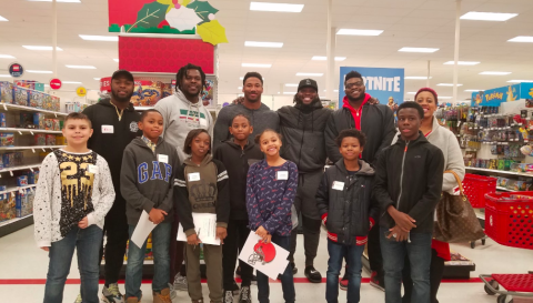 NYSP kids shopping with the Browns