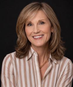 Headshot of Cynthia Naegele
