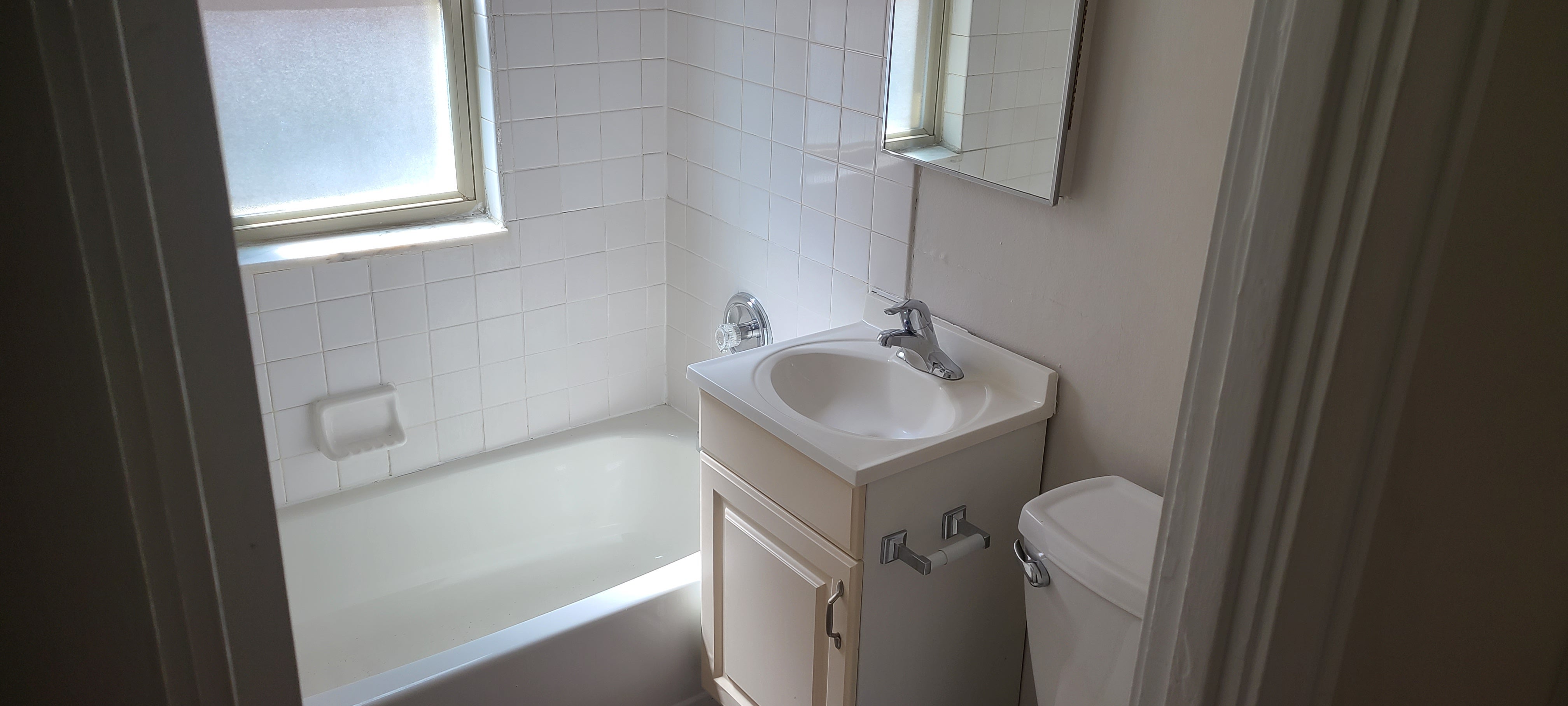 Twin Gables Bathroom