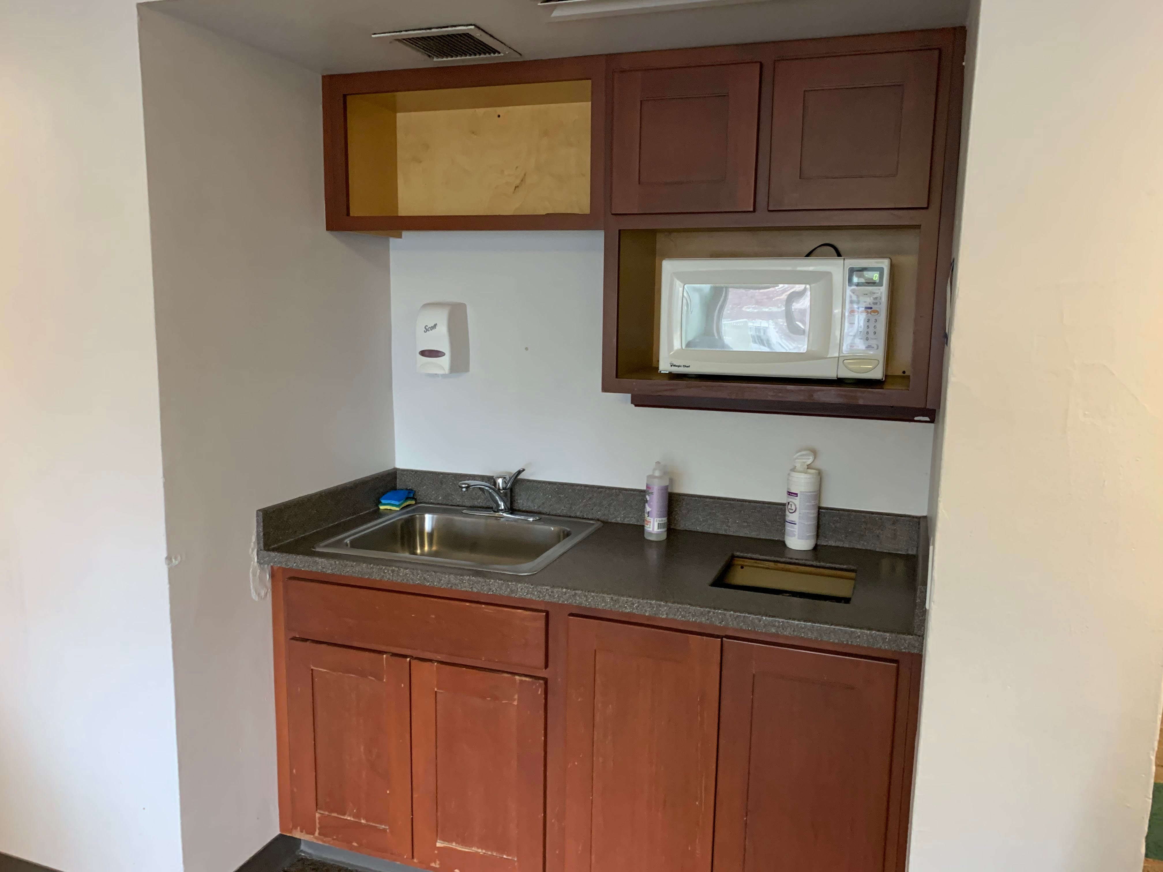Cutter House 2nd Floor Kitchenette