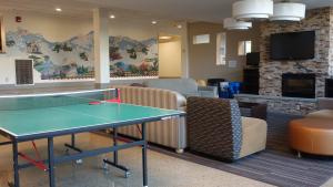 Smith House Common Room showing Ping pong table and furniture