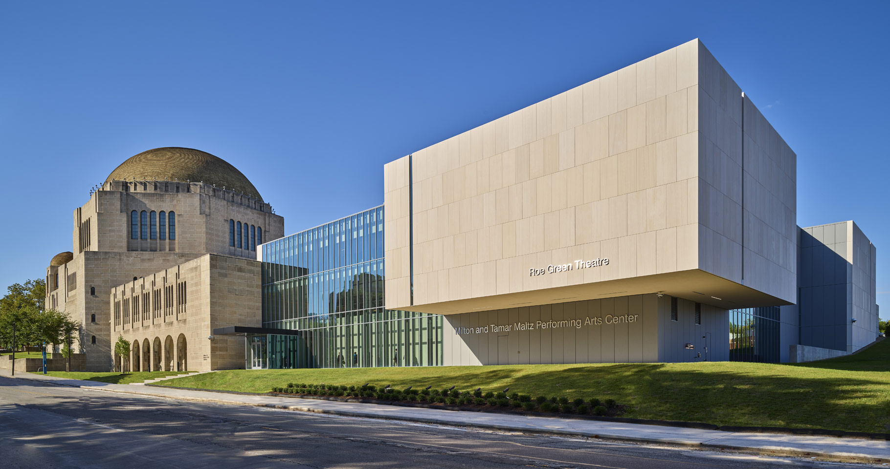 Photo of the exterior of the newly expanded Milton and Tamar Maltz Performing Arts Center at the Temple–Tifereth Israel
