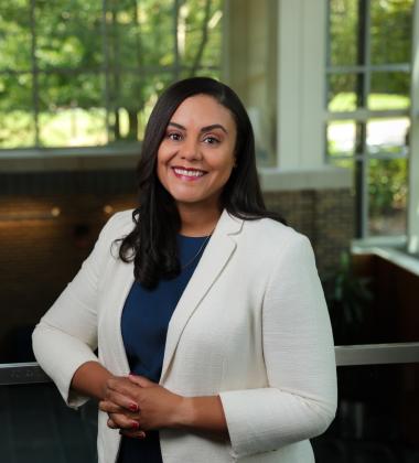 Veronica Root Martinez headshot