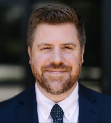 Headshot of Andrew Jennings