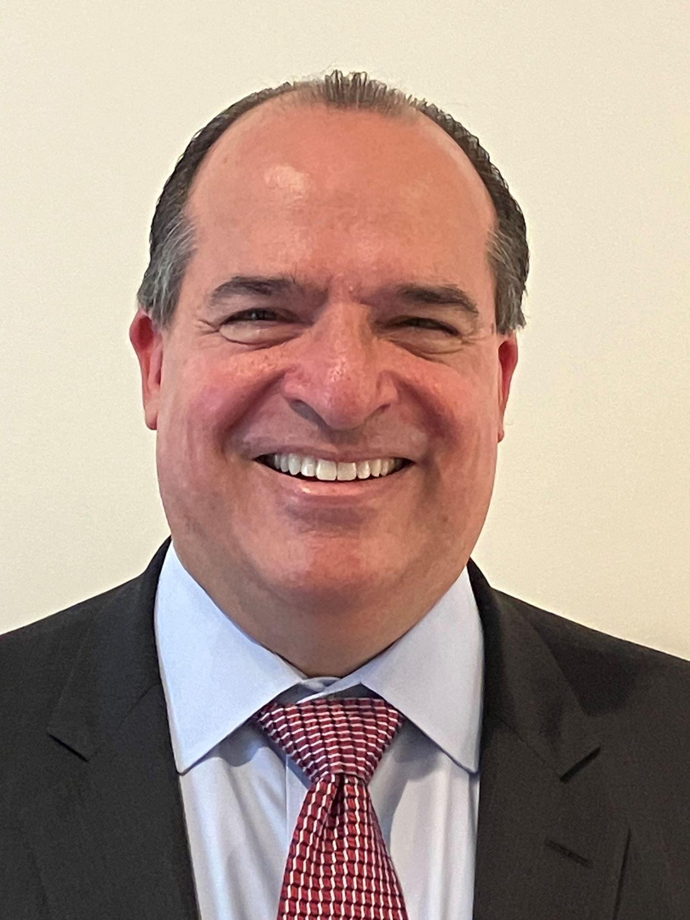 Headshot of Robert Miller