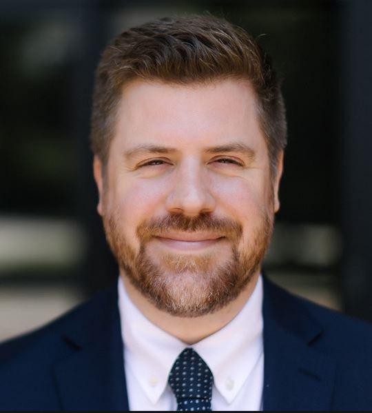 Headshot of Andrew Jennings