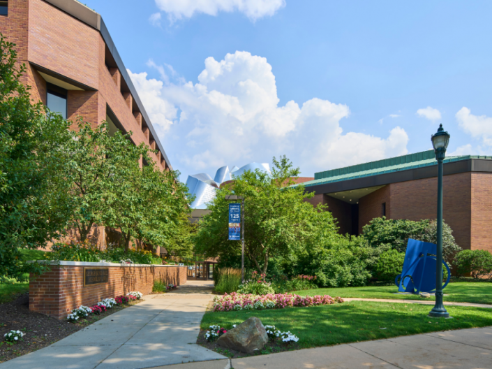 Gund Hall front entrance