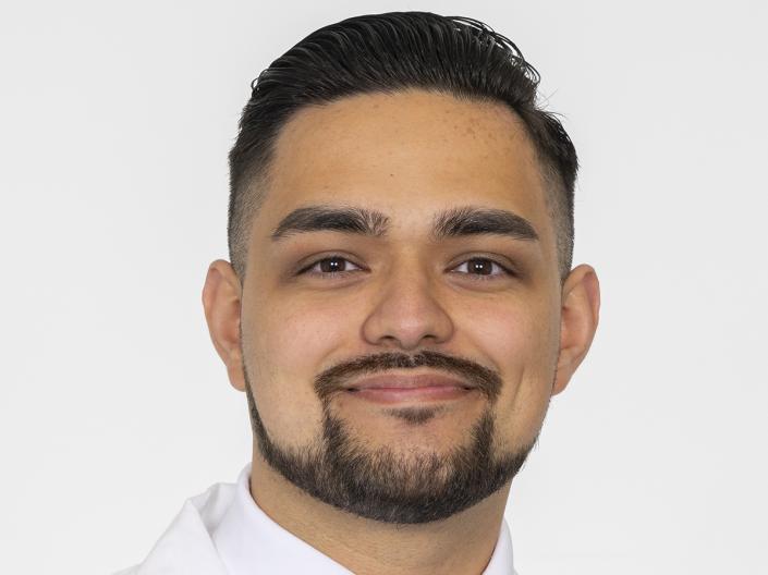 Alberto De La Isla Headshot