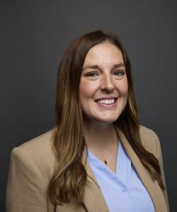 Regina Phillips Headshot