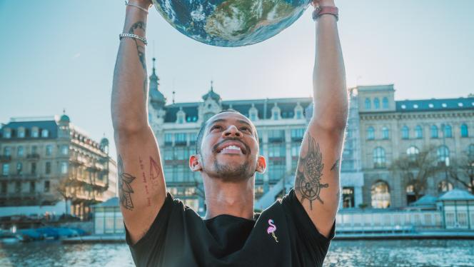 Man holding the world