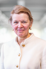 headshot of Larisa Tereschenkno