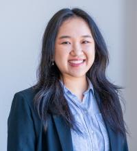 Uyen Mai Headshot