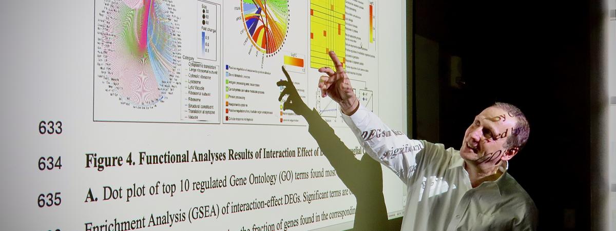 Dr. Dazard of the Rajagopalan Lab gives a presentation