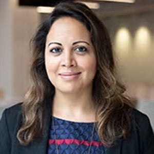 A head shot of Raeka Aiyar