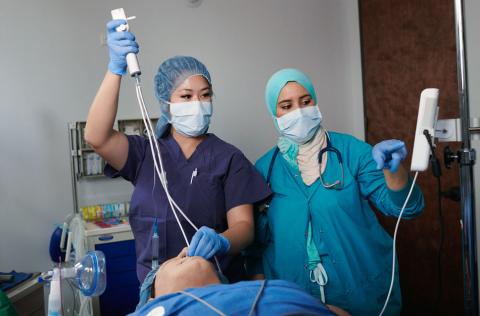 Two female anesthesiologist assistants in simulation lab