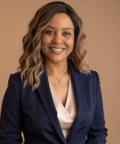 Donna Fearon headshot.