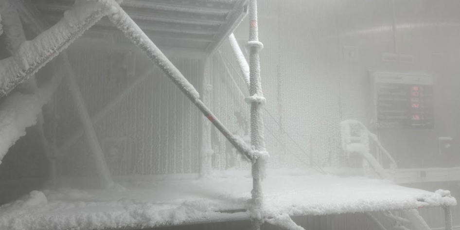 Extreme environments of polar laboratories