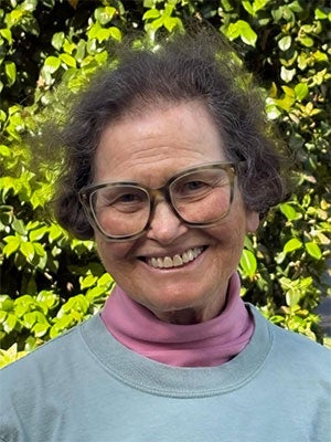 Rebecca Barchas headshot taken outside