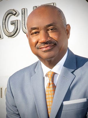 Oliver Gross headshot