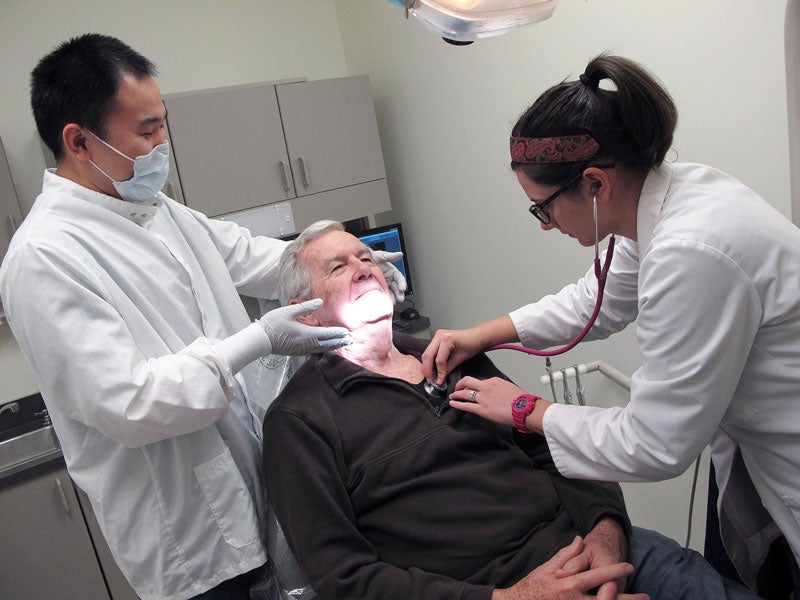 Dental and nursing students work together atCHOMP at CWRU