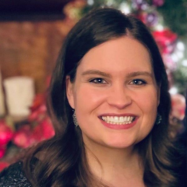 Samantha Hess headshot